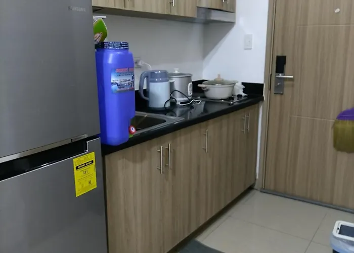 Metro Nest Aparthotel